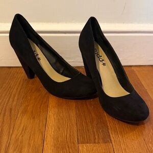 Mudd Classic Black Heels